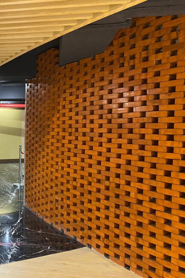 WhatsApp Image 2025-10-14 at 13.00.33_15b0e012-600x900